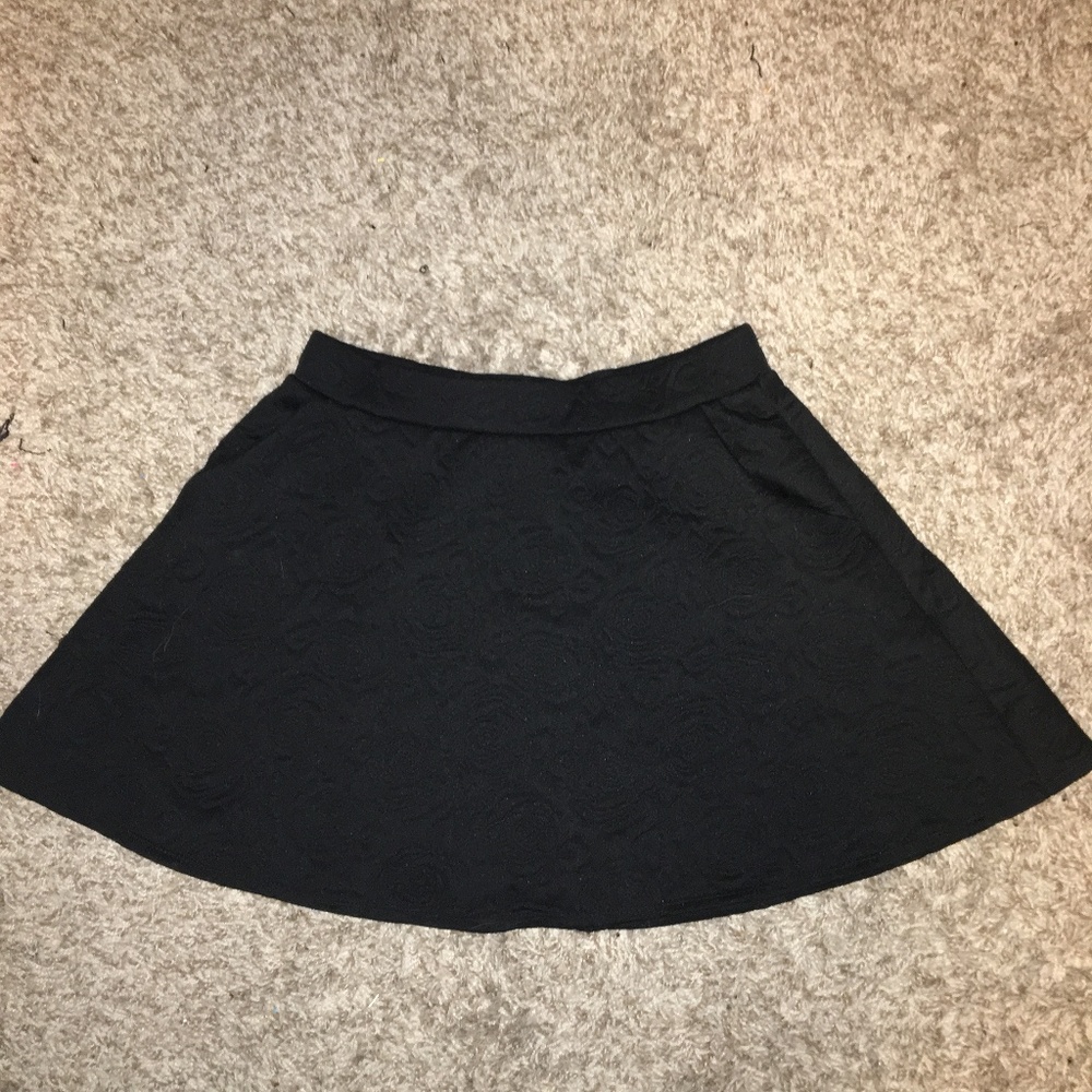 Black Flower Mini Skirt (M)